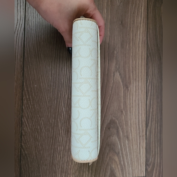 Calvin Klein wallet - Picture 3 of 14